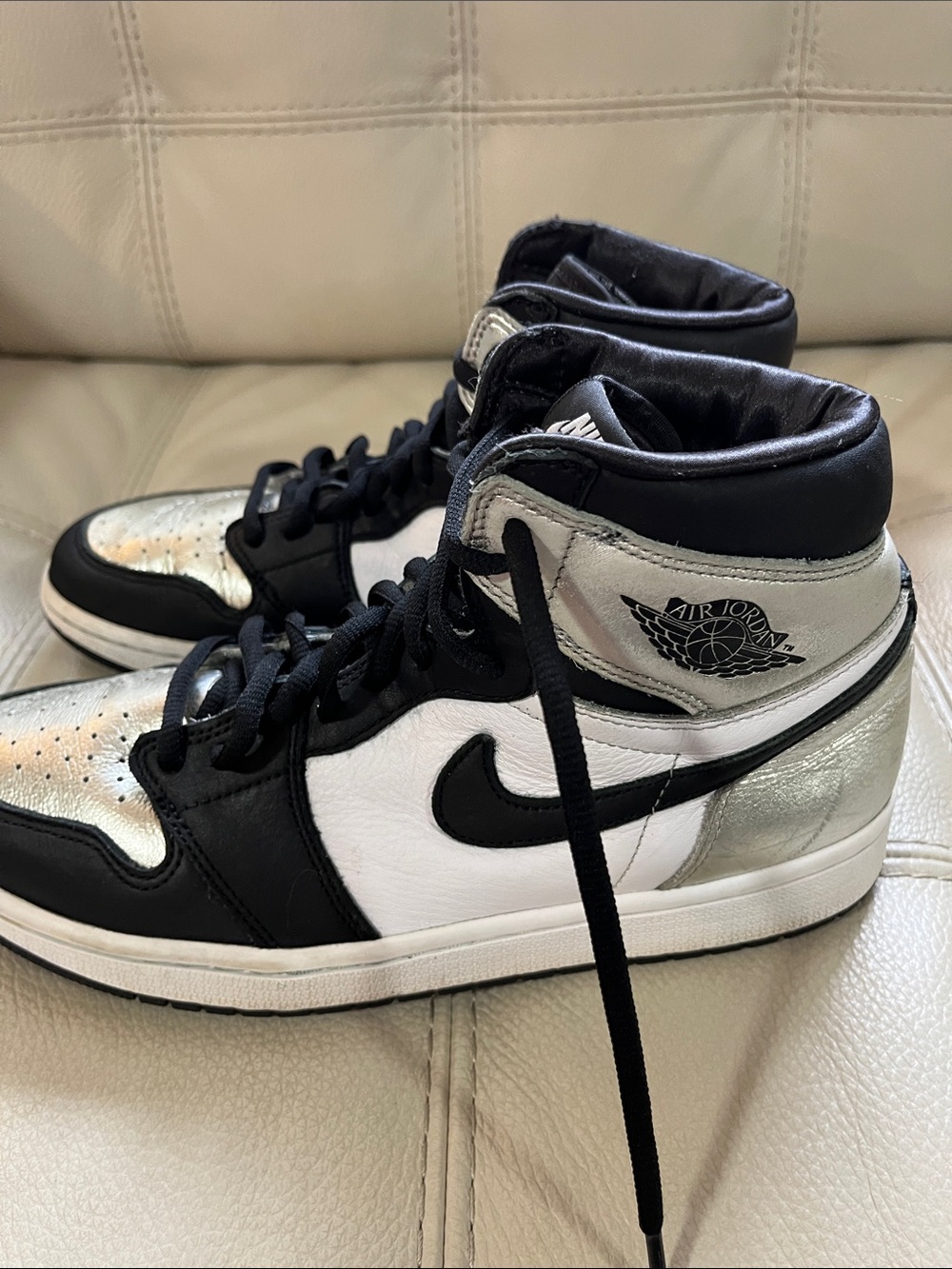 Jordan Retro High-Top Sneakers in Black, White & Silver CDO461-001